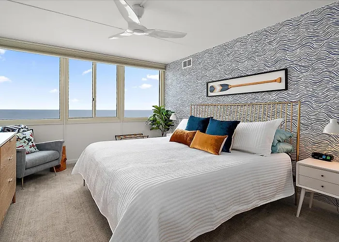 Cute 3 Bedroom Oceanfront In The Desired Quay Building