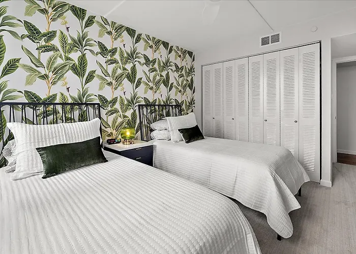 Cute 3 Bedroom Oceanfront In The Desired Quay Building Ferienhaus
